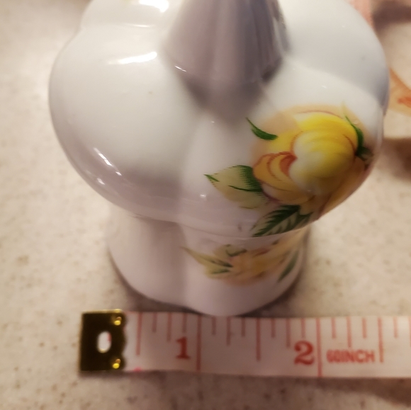 Vintage Hand painted Porcelain Yellow Rose Trinket box - Picture 7 of 9